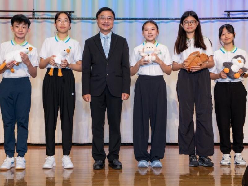 Badges to the 2026–2027 Logos Flag-Raising Team