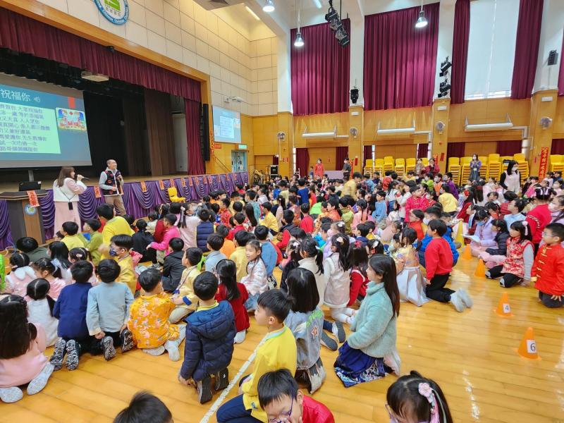 小學中文科  喜躍龍門迎新歲